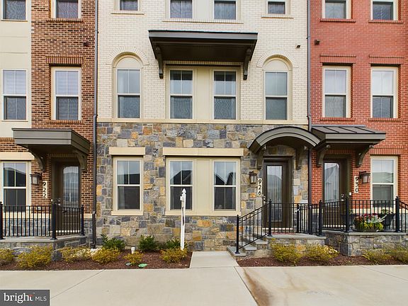 2nd image of 926 Crown Park Ave
