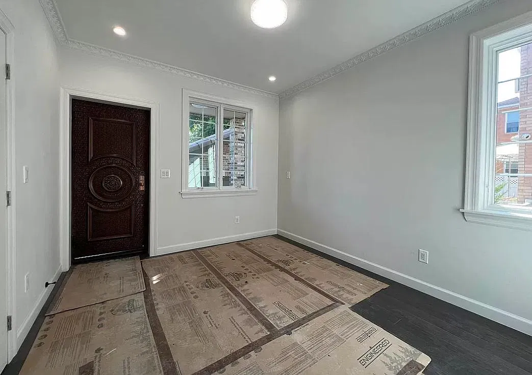 3 bed, 900 sqft, $3,200 — Photo 4