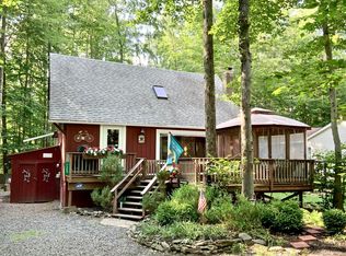 125 Maxatawny Dr, Pocono Lake, PA 18347