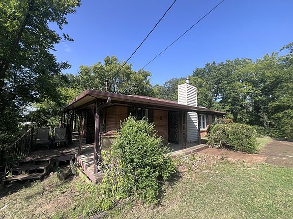 3rd image of 221 Pear Orchard Dr