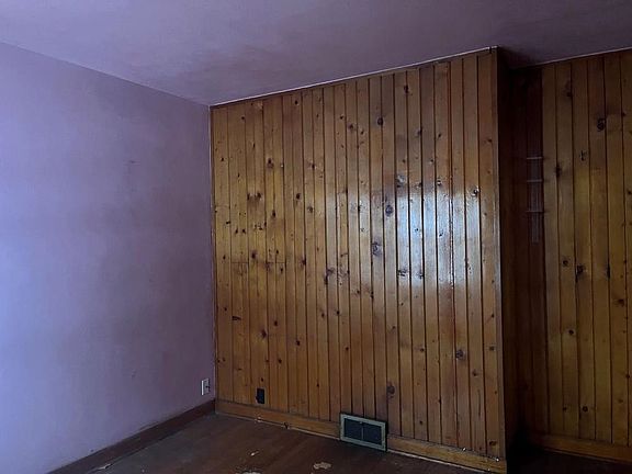 4th image of 2312 S Central Ave