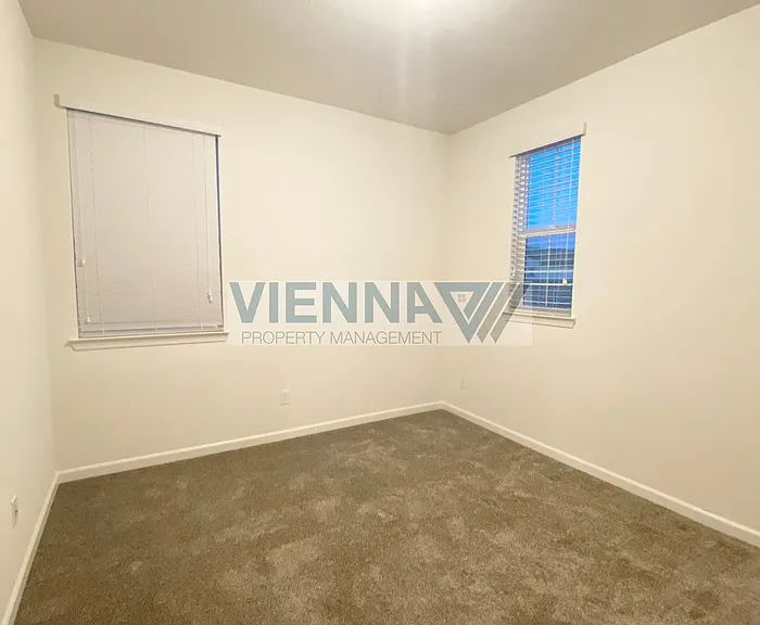 1052 Essington Ln — Photo 19