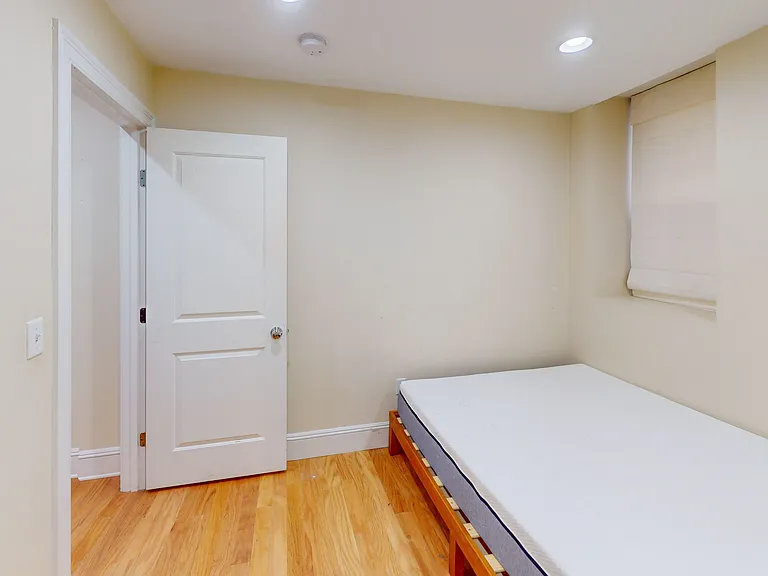 15 M St #1 — Photo 13