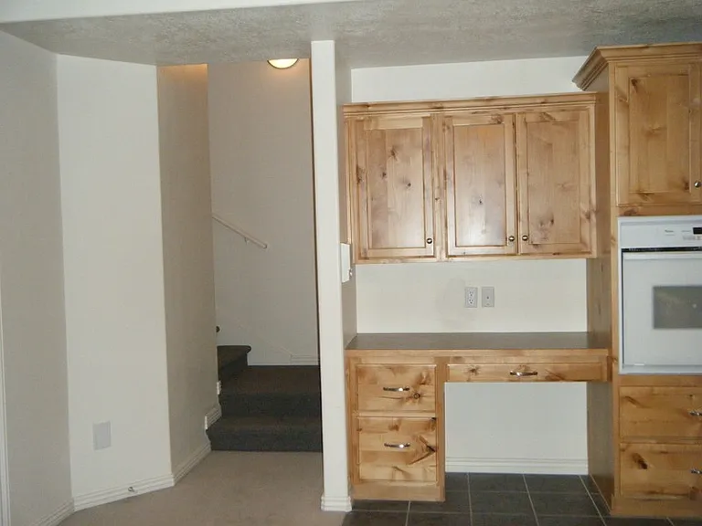 10511 N Canterbury Dr — Photo 4