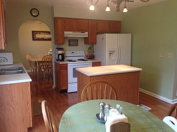 3rd image of 3553 Greenville Dr