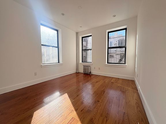 5th image of 684 Riverside Dr APT 2A