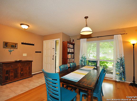3rd image of 3502 Oakfort St