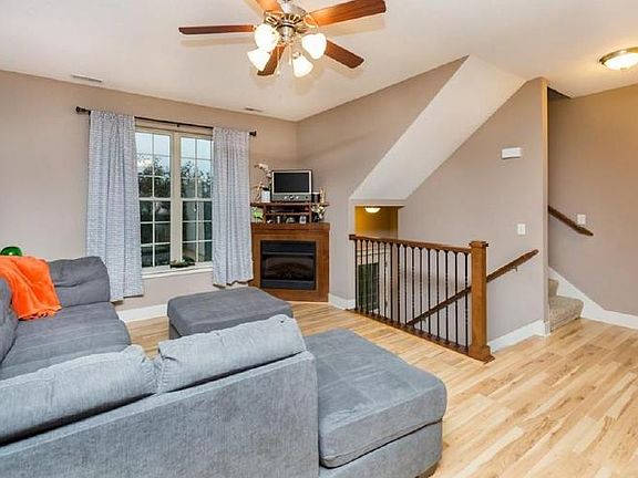 4th image of 3600 SE Glenstone Dr Unit 207