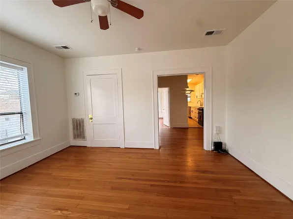 1201 W Gray St APT 4, Houston, TX 77019