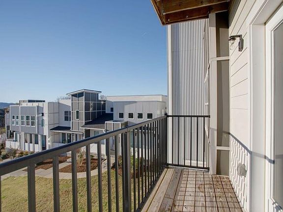 3rd image of 2325 Zermatt Ave #4080775
