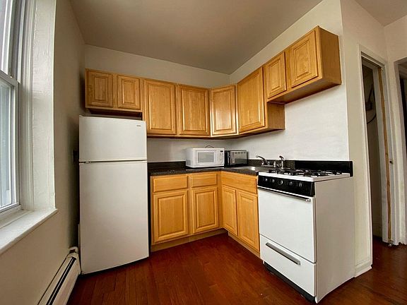 4th image of 12 Bond St APT 8