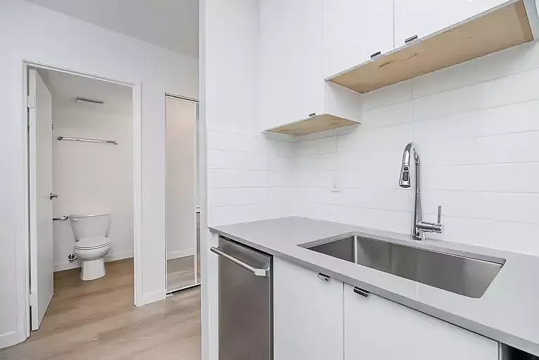 1460 Barclay St #1106 — Photo 11