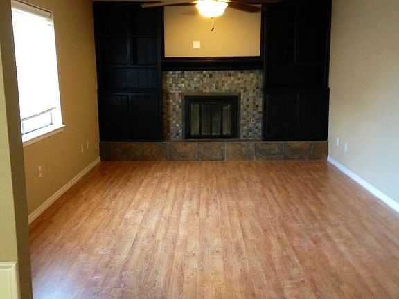 2nd image of 304 S Morgan Dr