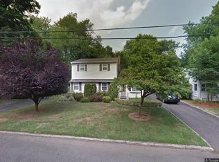 27 Delmar Ave, Cresskill, NJ 07626