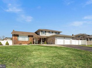 36 Ray Dwier Dr, Hamilton, NJ 08690