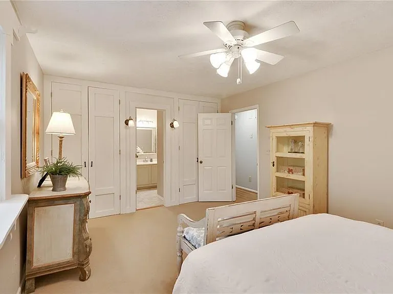 130 Cains Cove Dr — Photo 22