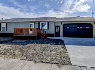114 E 2nd Ave, Deer Creek, IL 61733