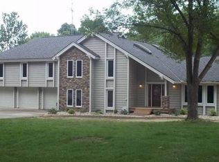 11113 Oak Ridge Rd, Burlington, IA 52601