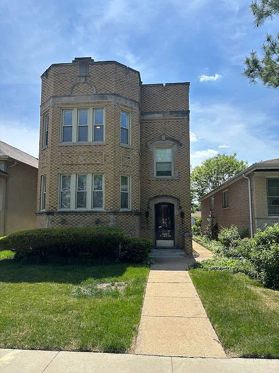 2 bed, 1400 sqft, $1,850 — Photo 1