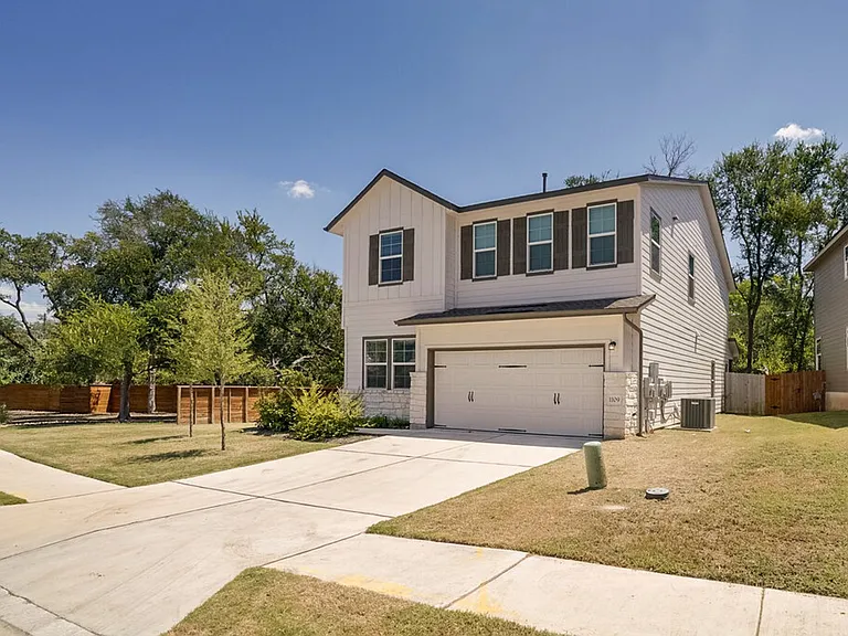 1109 Winnie Dr — Photo 2