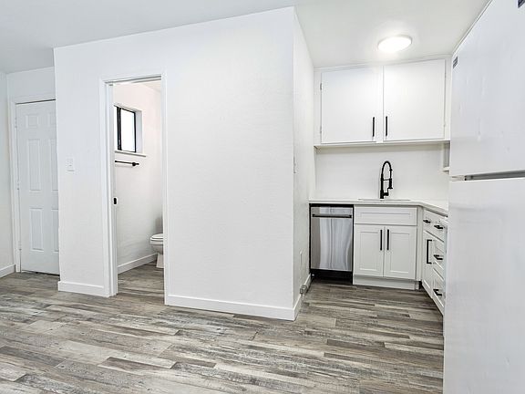 4th image of 160 136th St S #3