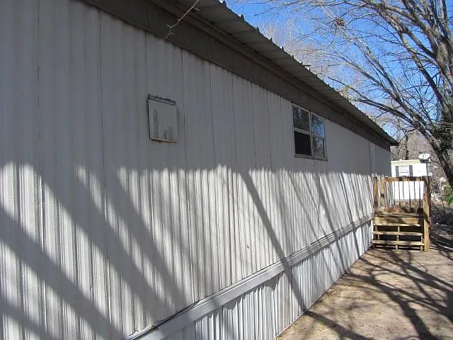 2 bed, 1.0 bath, $800 — Photo 2