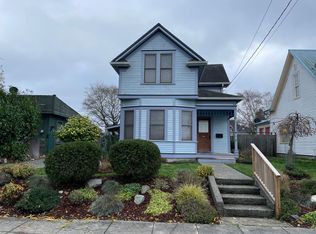 1113 4th St, Anacortes, WA 98221