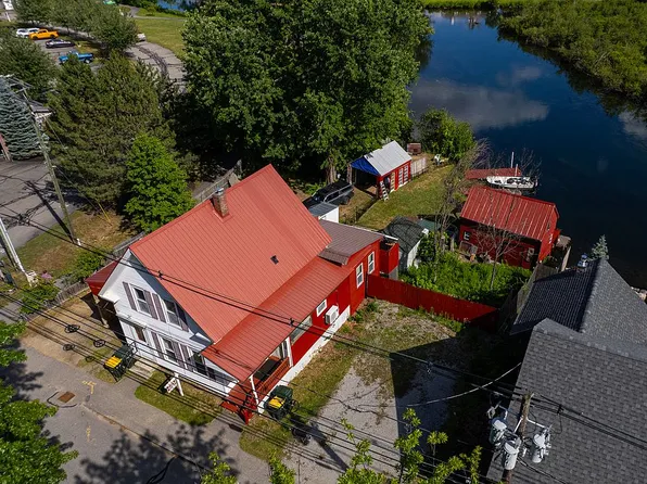 92 Water St, Laconia, NH 03246