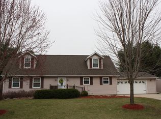 842 Hann Ave, Dixon, IL 61021