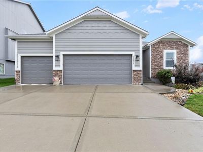 25215 W 141st Ter, Olathe, KS, 66061