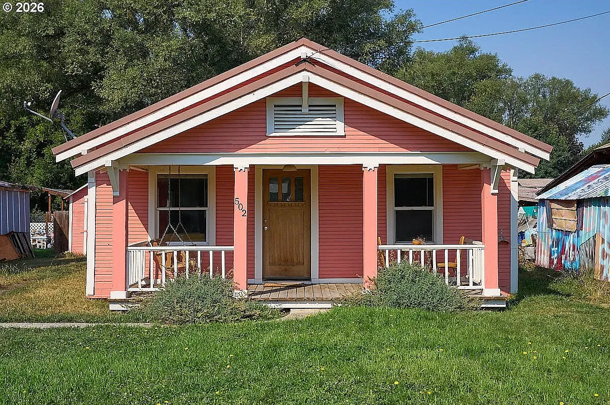 2 bed, 880 sqft, $1,700 — Photo 1