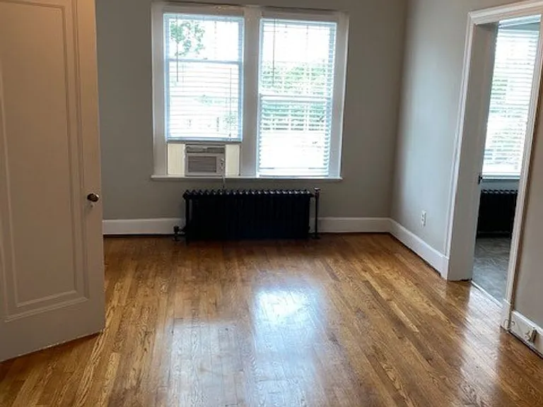 Gray Court Apartments — Photo 20