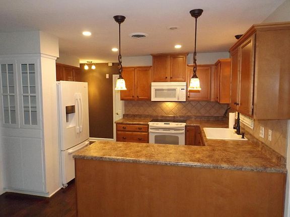 5th image of 2973 Neil Dr