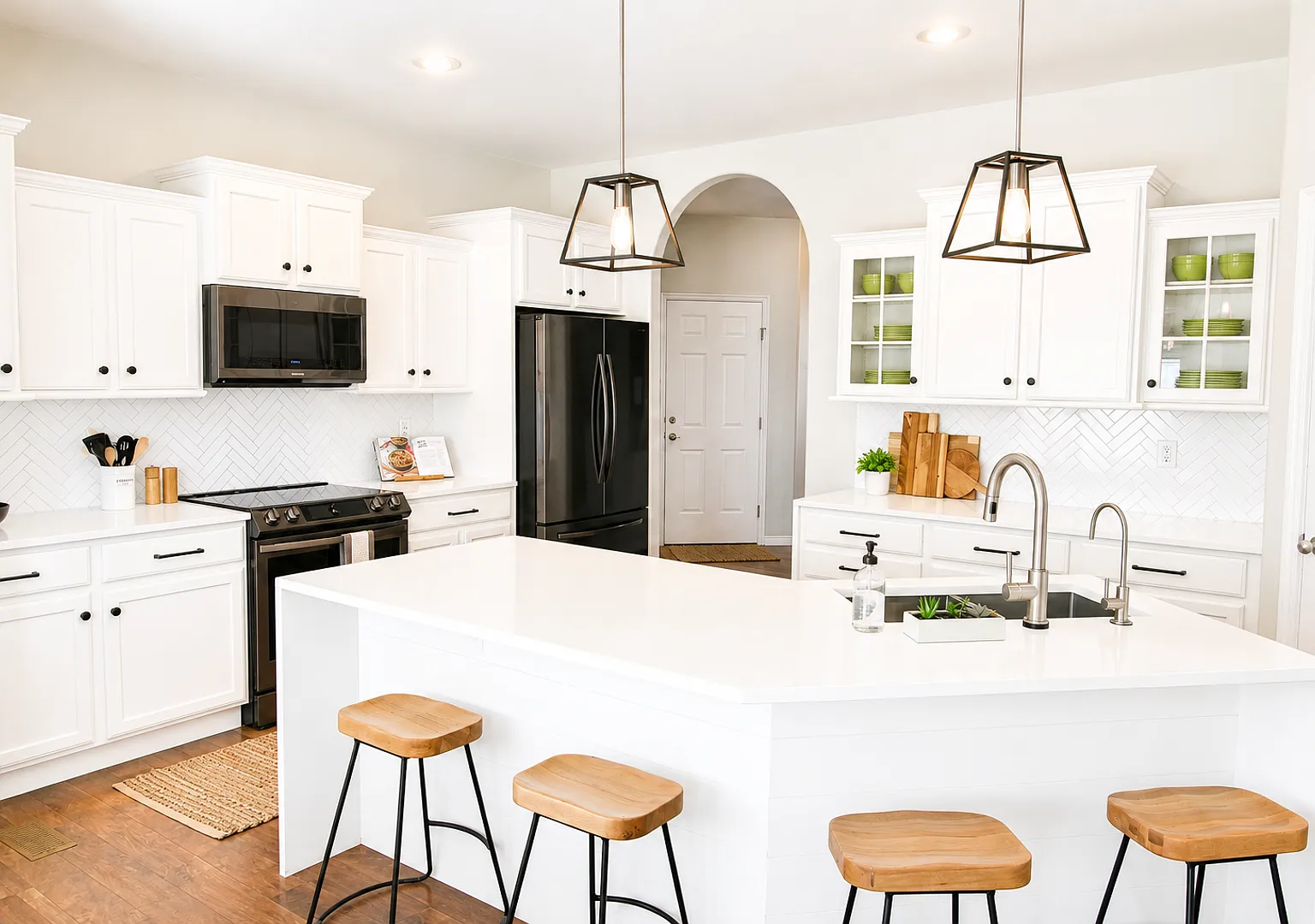 5 bed, 3264 sqft, $3,250 — Photo 4