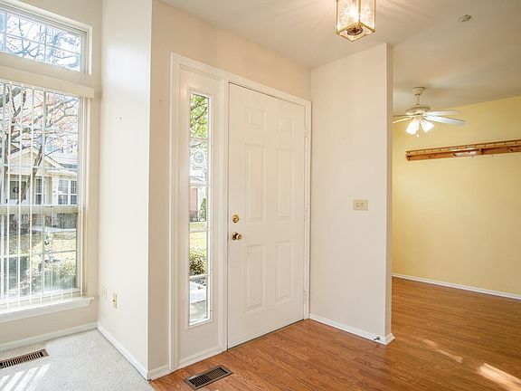 4th image of 445 Cromwell Cir Unit 4