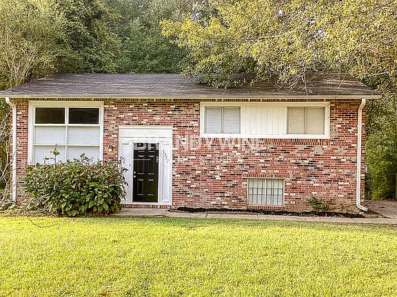2nd image of 1357 Heather Cir