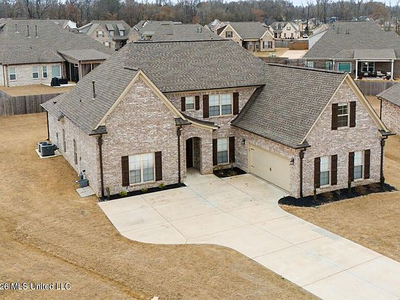 2nd image of 1567 Eden Loop