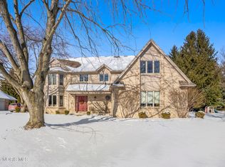 7546 Shadywood Ln, Sylvania, OH 43560