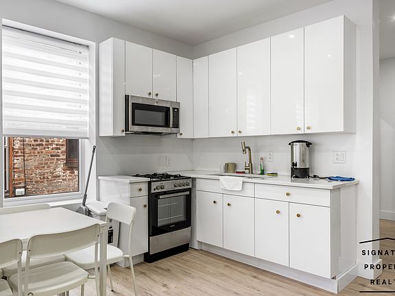 4th image of 734 Crown St #1A