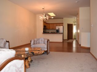 894 Berkshire Pl, Crete, IL 60417