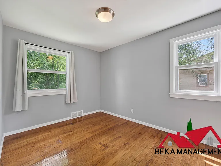 2264 Delton Ct — Photo 17