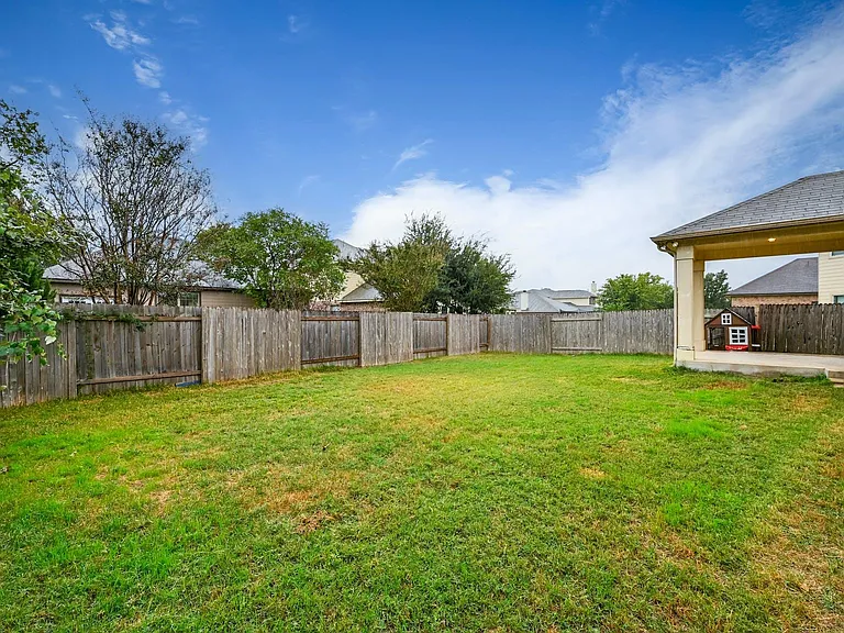 1029 Hyde Park Dr — Photo 24