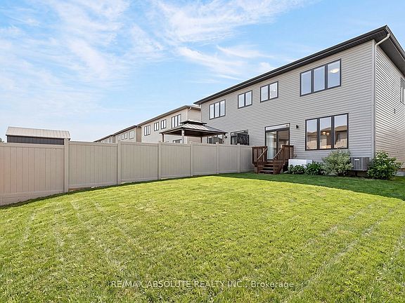 2nd image of 8 Taber St