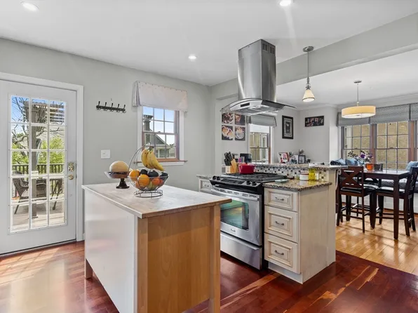 23 Chapman St, Watertown, MA 02472