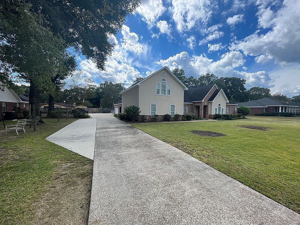 2nd image of 610 Margiana Dr