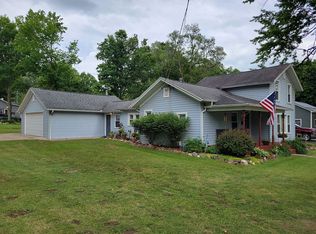 420 Kendall St, Bellevue, MI 49021