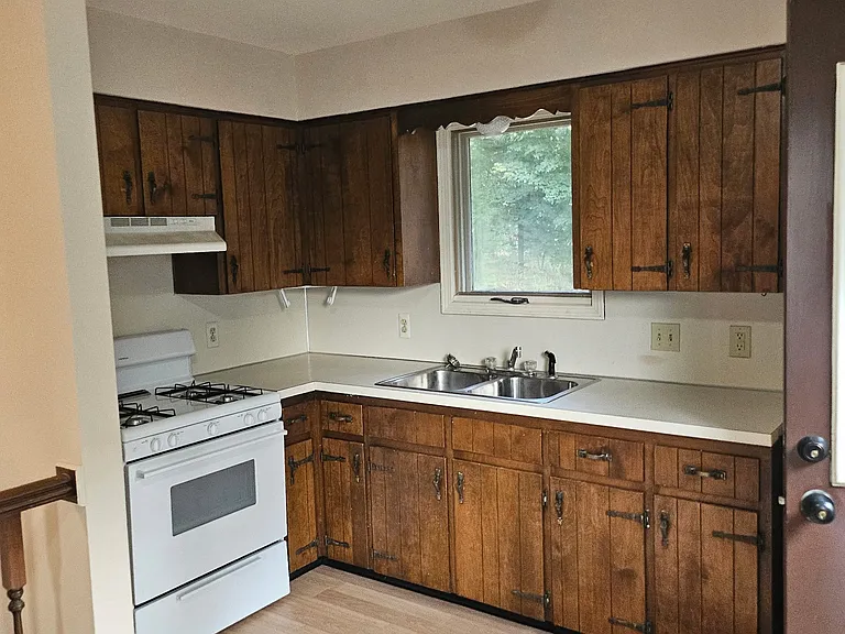238-240 Wilbur St SE — Photo 1