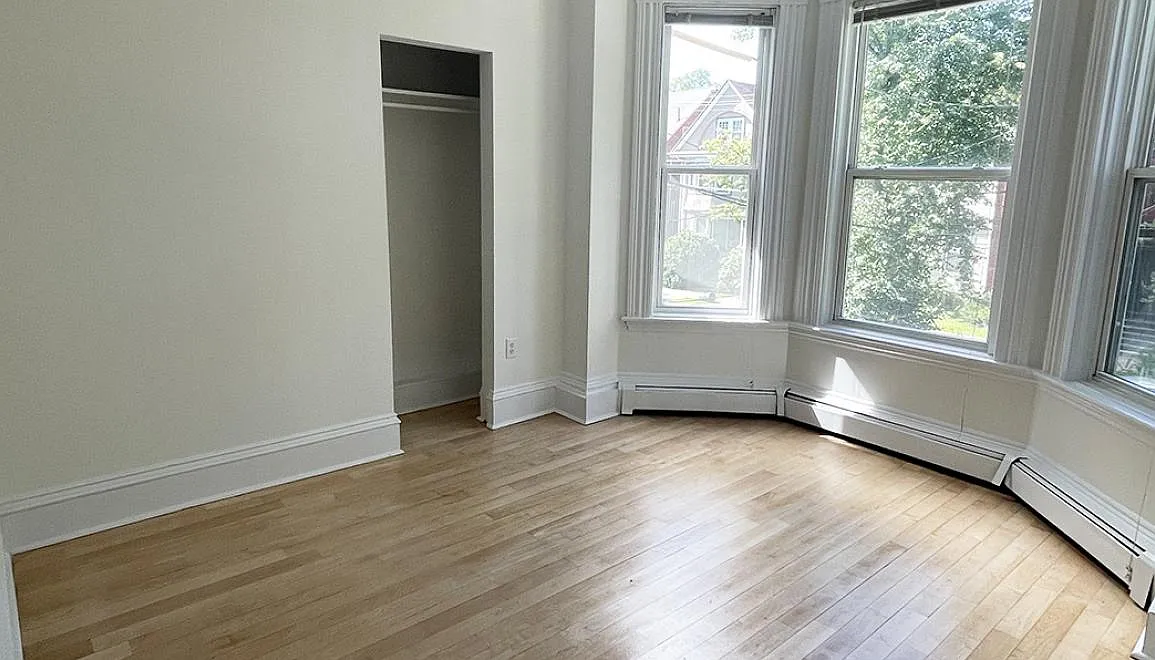 1477 Carlton Street — Photo 1