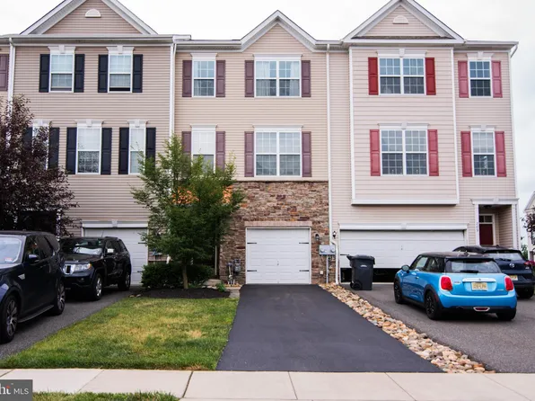 207 Kinsale Ln, Woolwich Township, NJ 08085