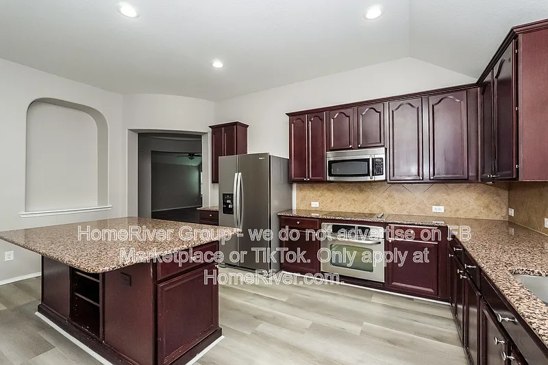 3 bed, 2.0 bath, 2229 sqft, $2,495 — Photo 4